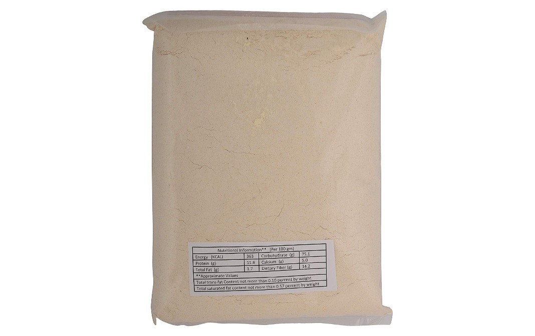 Lucky Wheat Flour Barik    Pack  948 grams